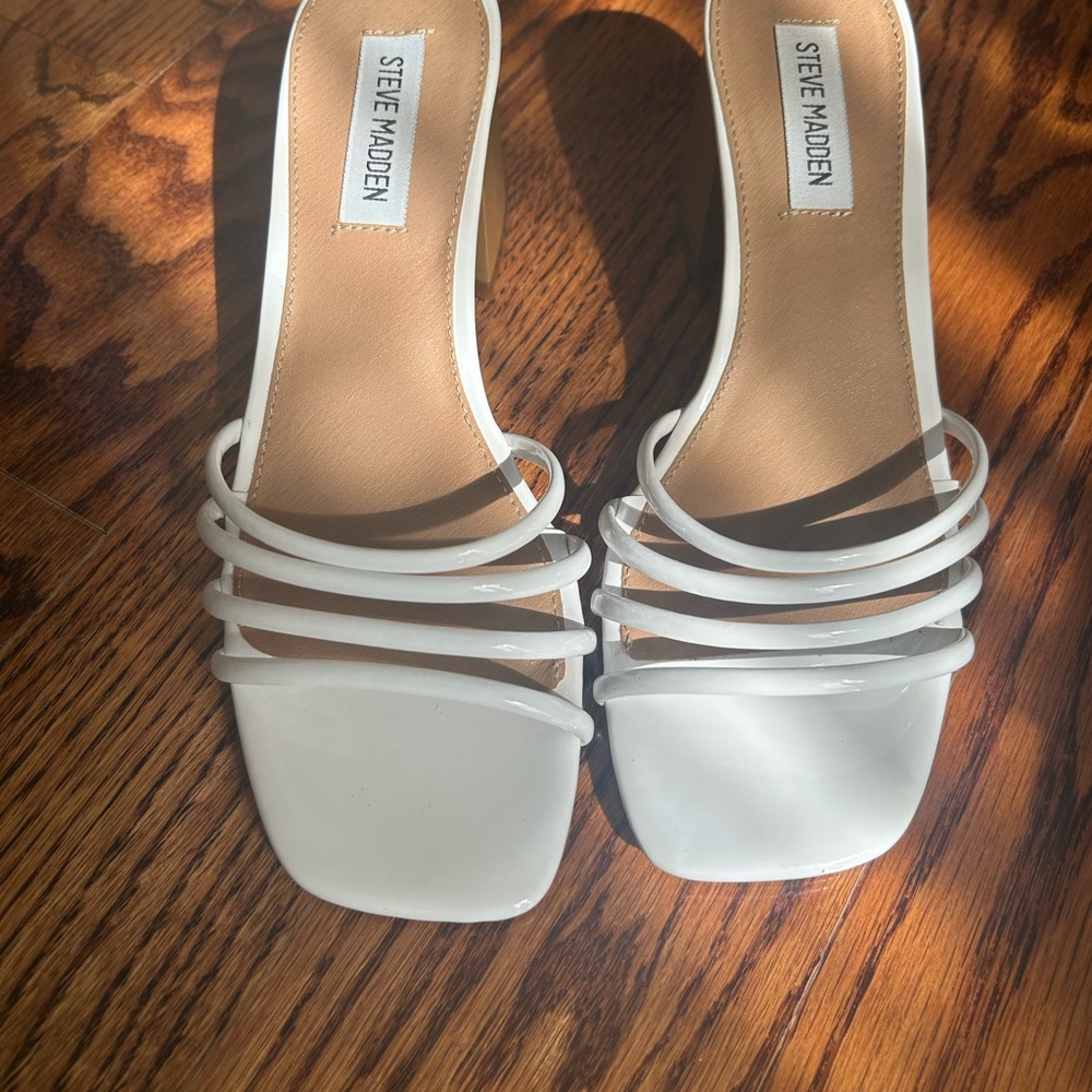 Steve Madden White Heeled Sandals Modern Design